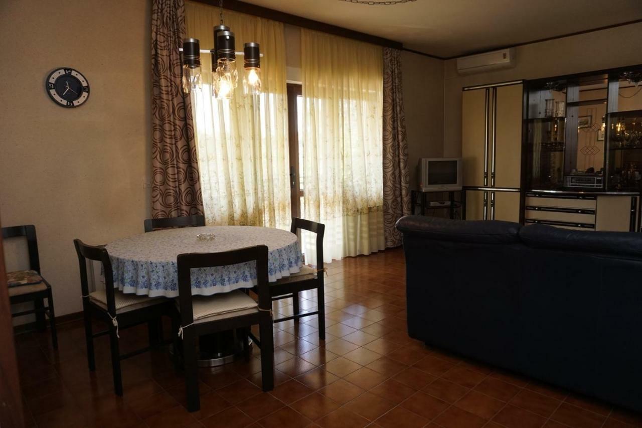Hotel Mariella à Bašanija Extérieur photo