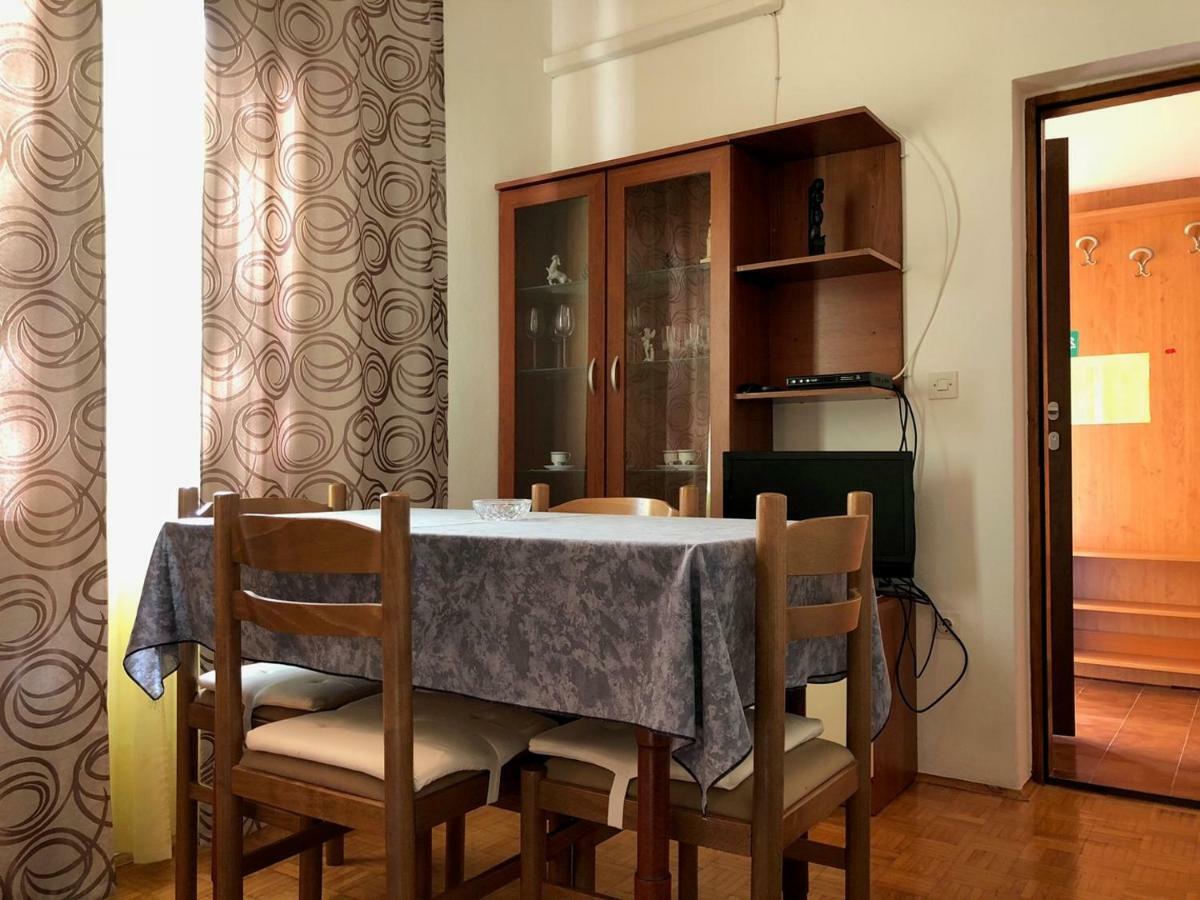 Hotel Mariella à Bašanija Extérieur photo