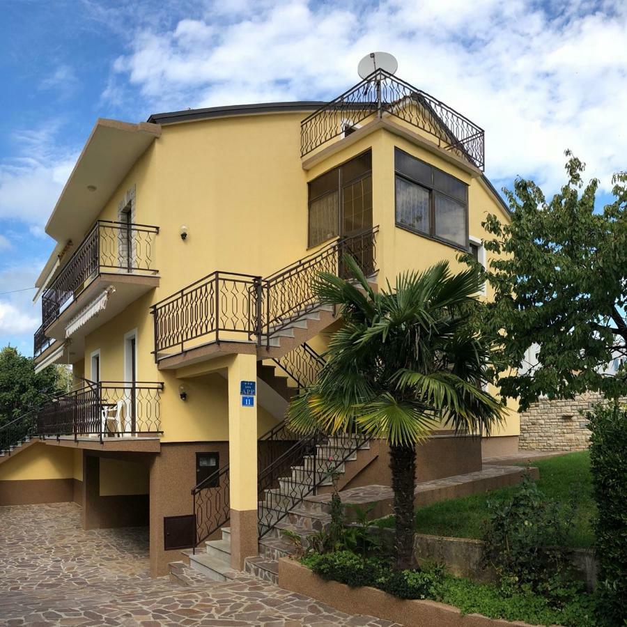 Hotel Mariella à Bašanija Extérieur photo