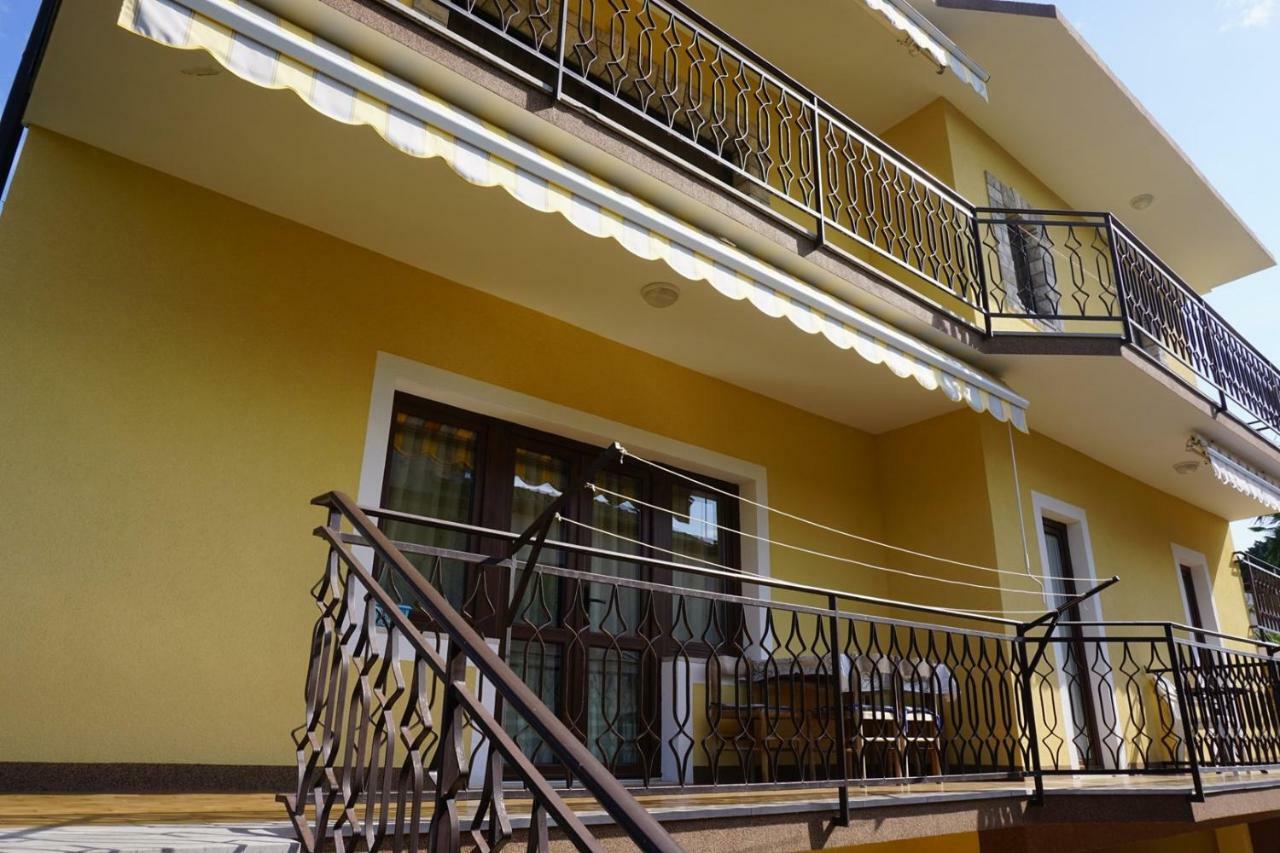 Hotel Mariella à Bašanija Extérieur photo