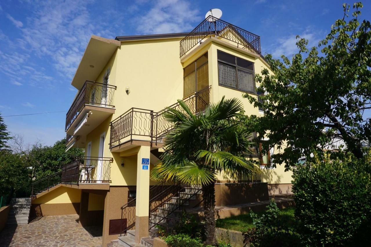 Hotel Mariella à Bašanija Extérieur photo