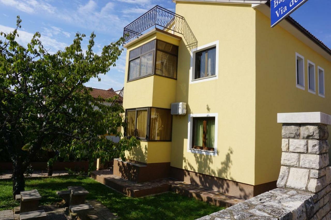 Hotel Mariella à Bašanija Extérieur photo
