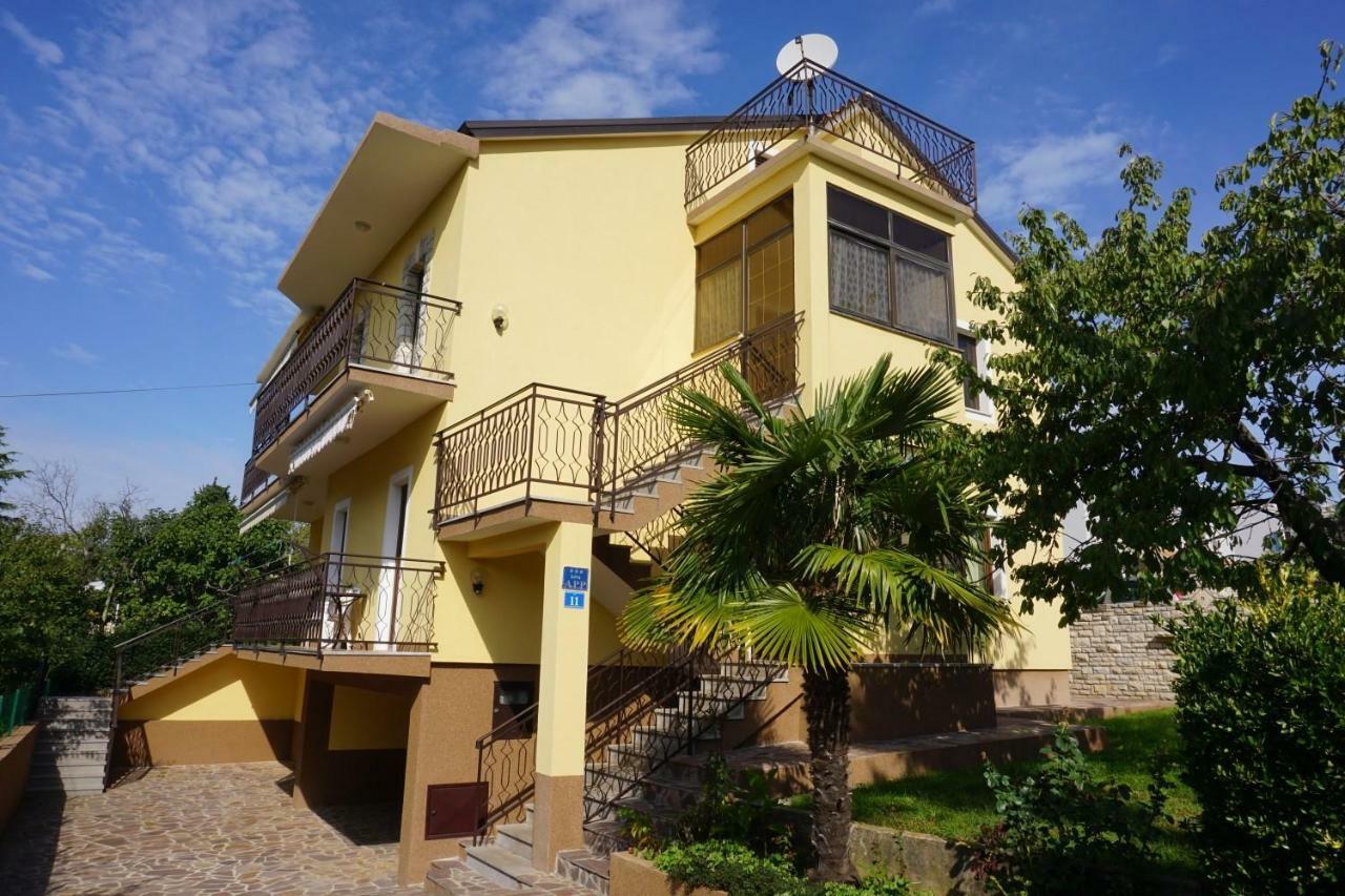 Hotel Mariella à Bašanija Extérieur photo