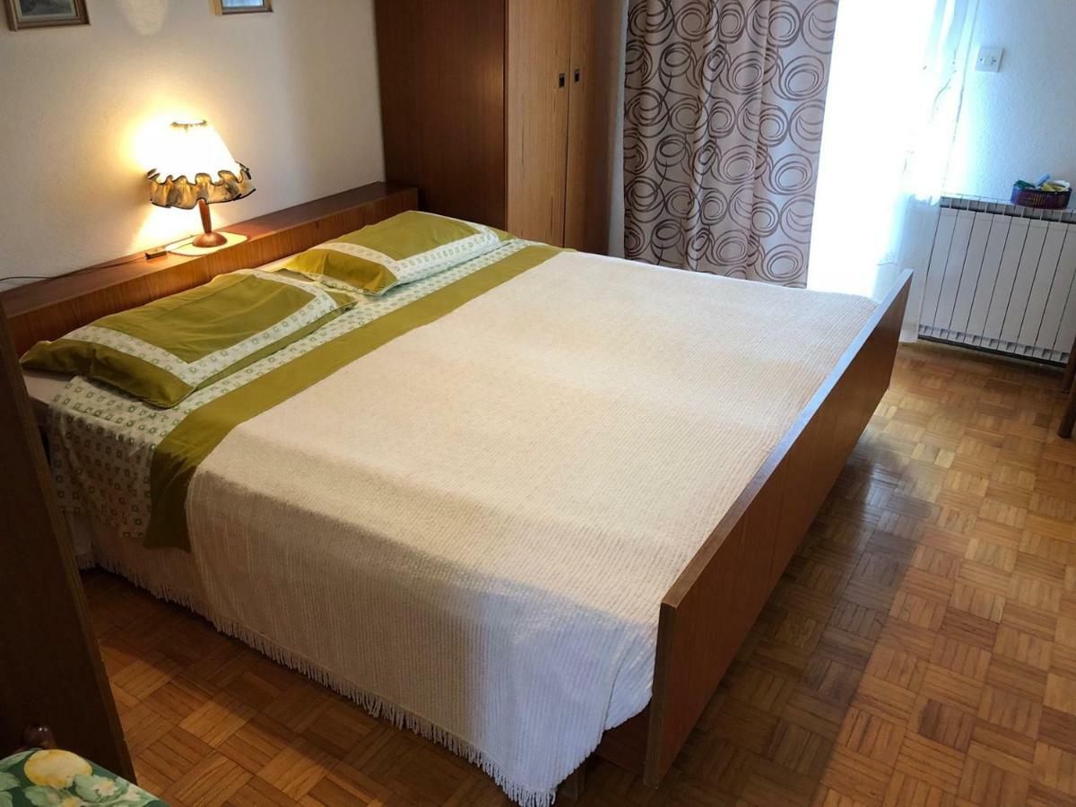 Hotel Mariella à Bašanija Extérieur photo